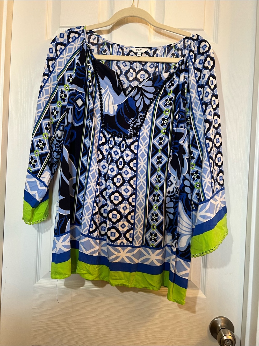 🦋 crown & ivy Blue, Navy & Lime Green Patterned Peasant Tunic size large